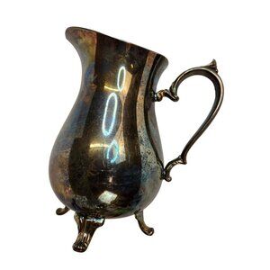 VINTAGE INTERNATIONAL SILVER  Co. water pitcher with ice lip 9" tall x 5 " openi